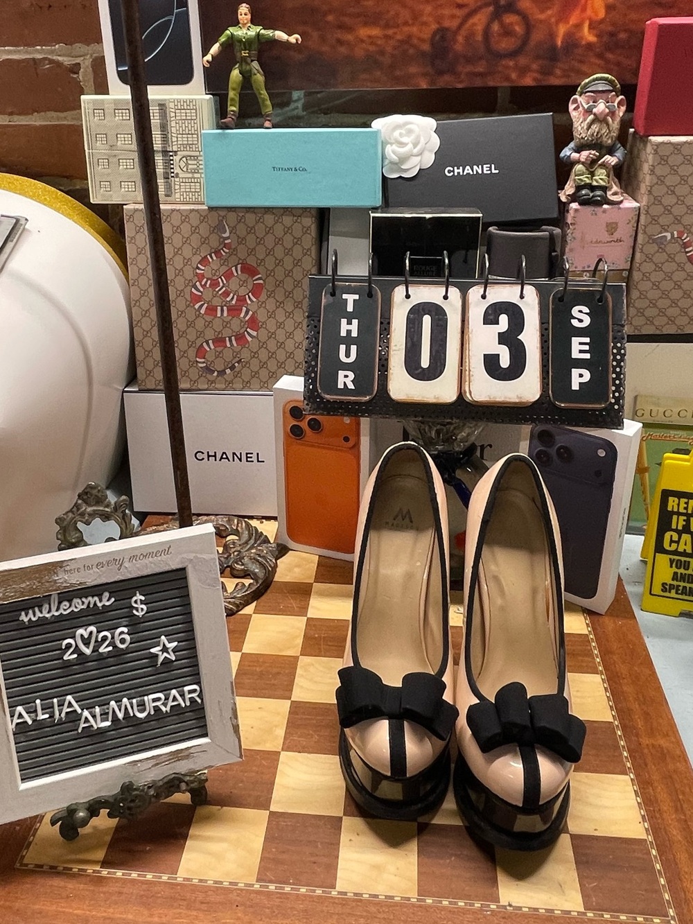 Madison Patent Leather Bow Platform Peep Toe Pumps Size 8